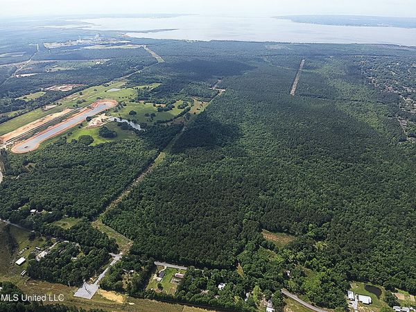 W Interstate 10, Pass Christian, MS 39571