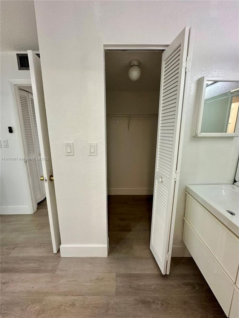 6201 N Falls Cir Dr, Unit 212, Lauderhill, FL 33319 Photo