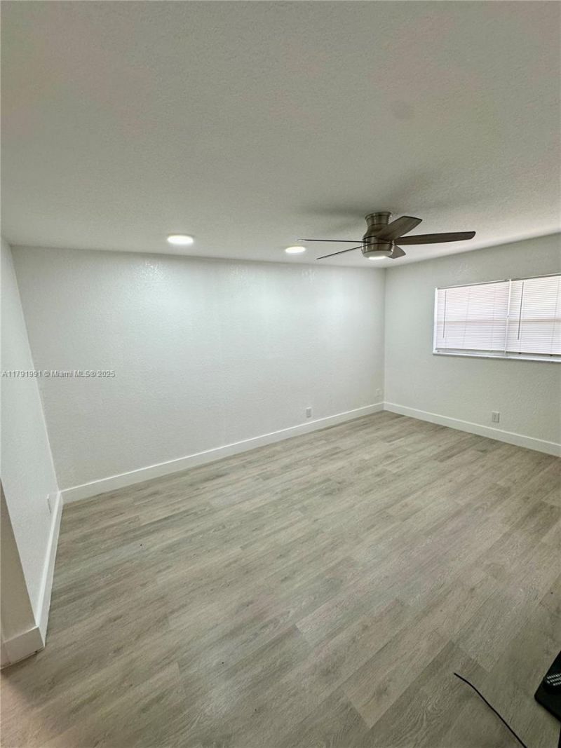 6201 N Falls Cir Dr, Unit 212, Lauderhill, FL 33319 Photo