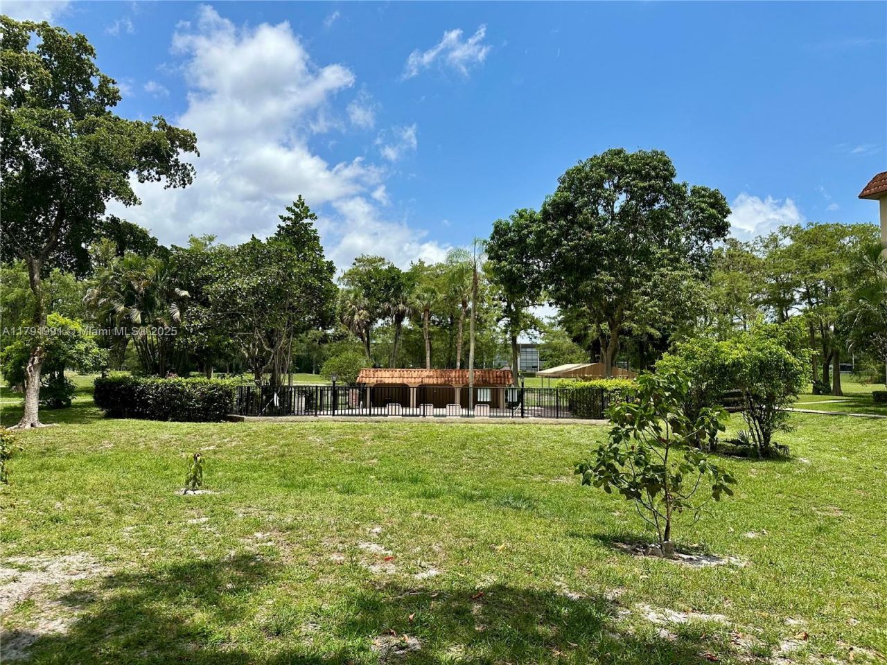 6201 N Falls Cir Dr, Unit 212, Lauderhill, FL 33319 Photo