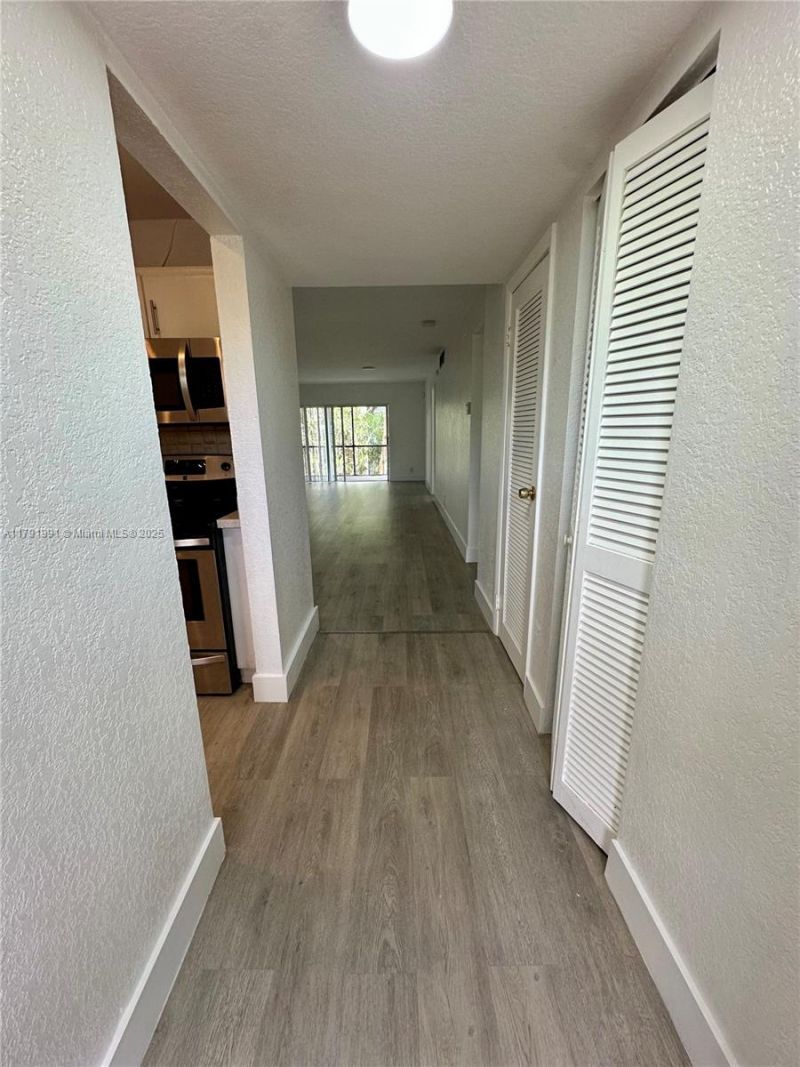 6201 N Falls Cir Dr, Unit 212, Lauderhill, FL 33319 Photo