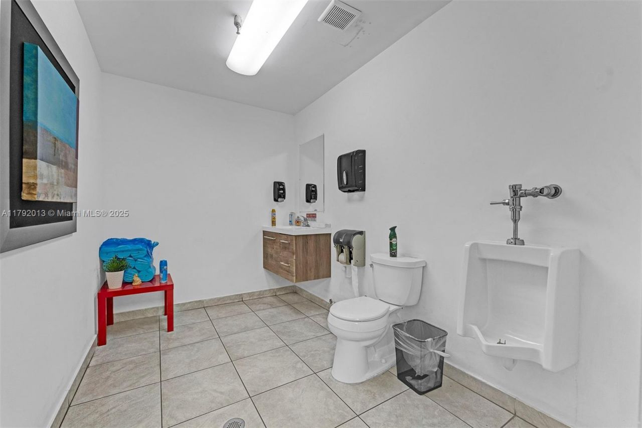 Please Call For Address, Medley, FL 33166 Photo