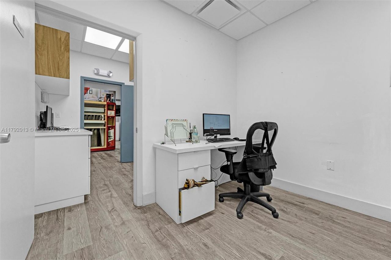 Please Call For Address, Medley, FL 33166 Photo