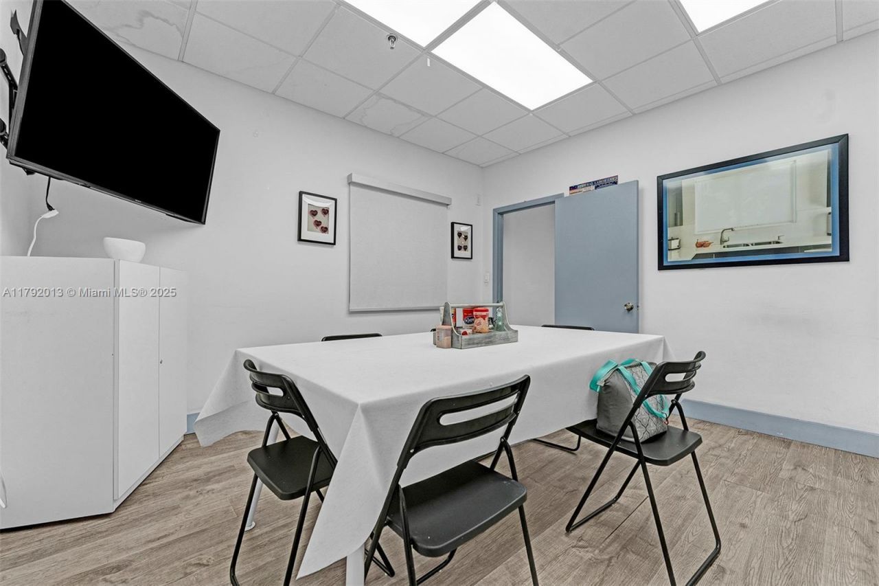 Please Call For Address, Medley, FL 33166 Photo