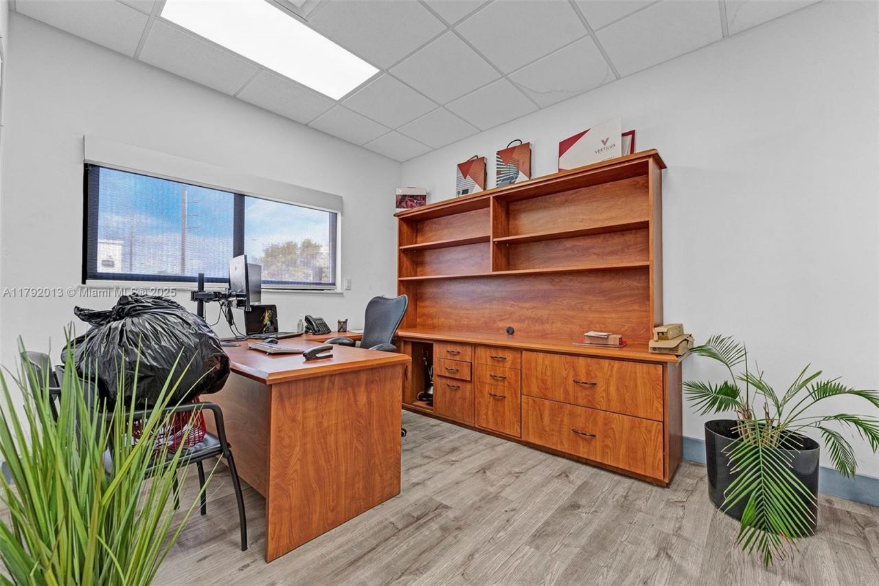 Please Call For Address, Medley, FL 33166 Photo