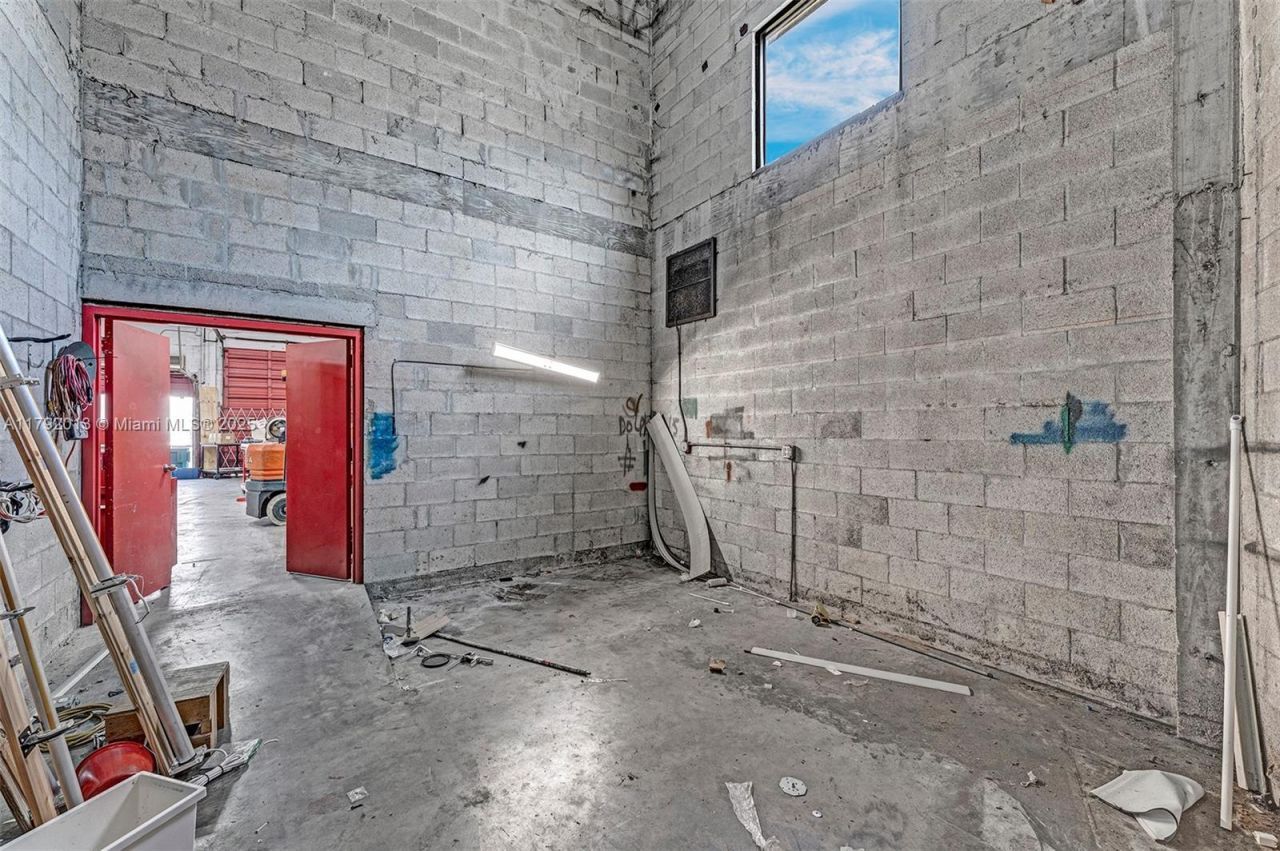 Please Call For Address, Medley, FL 33166 Photo