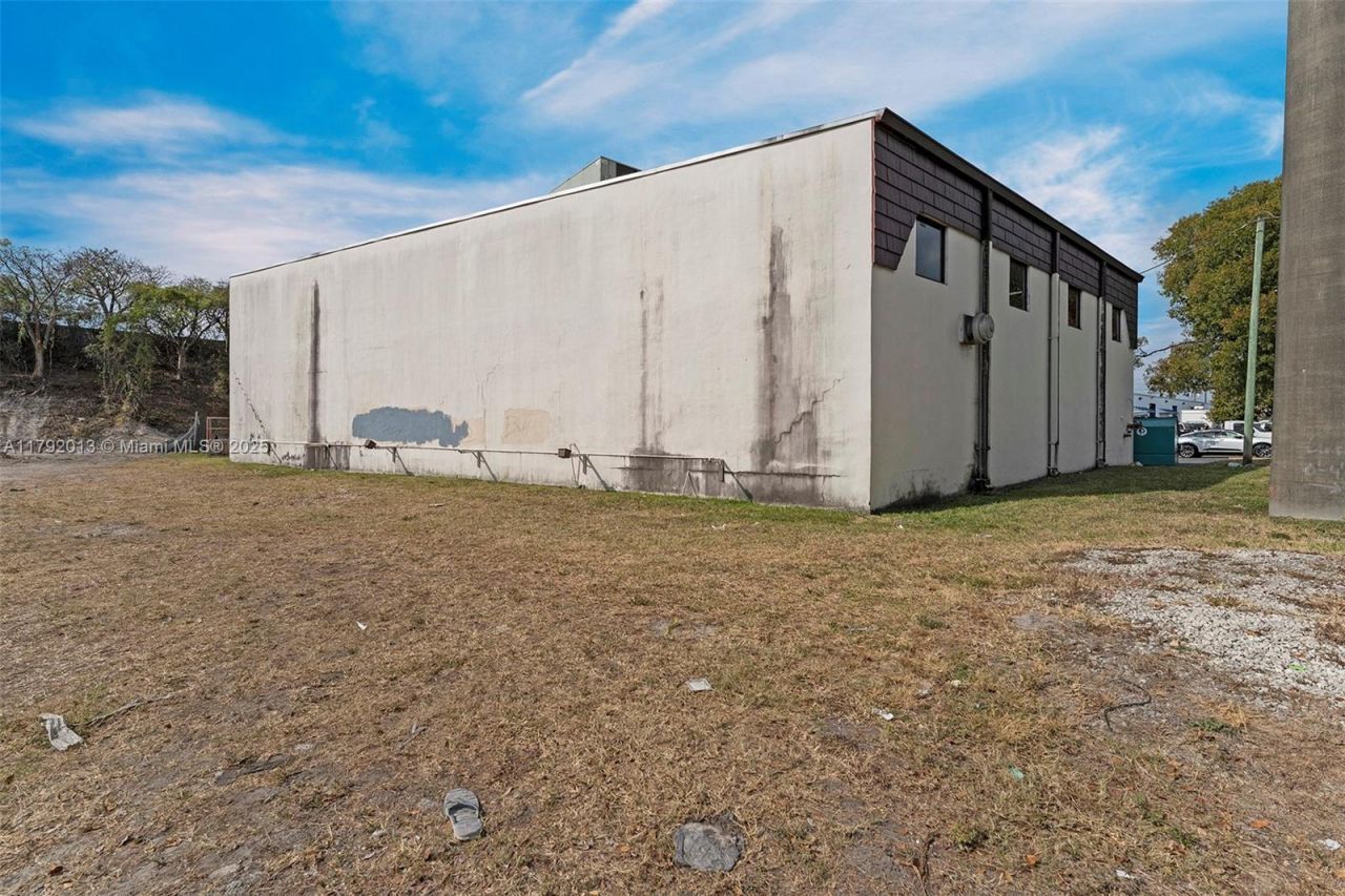 Please Call For Address, Medley, FL 33166 Photo