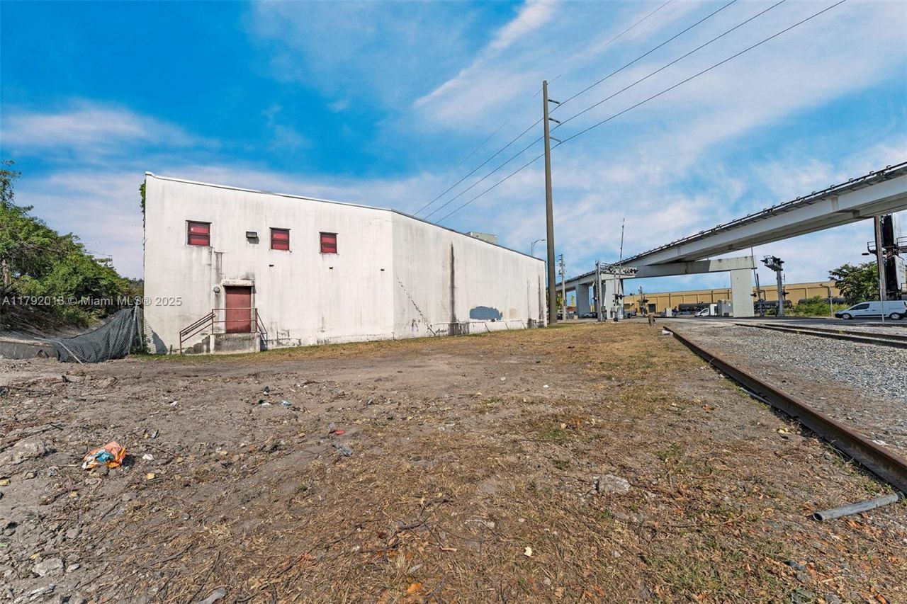 Please Call For Address, Medley, FL 33166 Photo