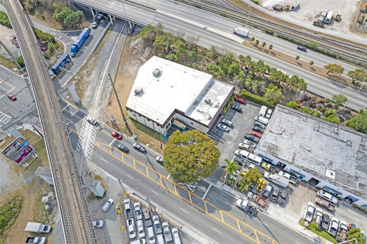 Please Call For Address, Medley, FL 33166 Photo