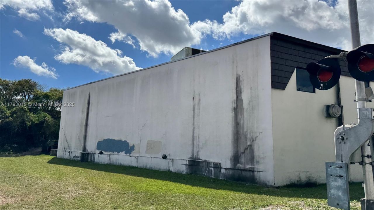 Please Call For Address, Medley, FL 33166 Photo