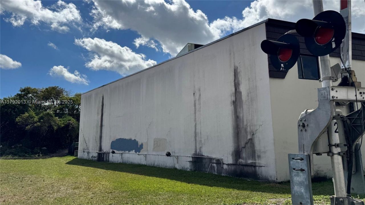 Please Call For Address, Medley, FL 33166 Photo