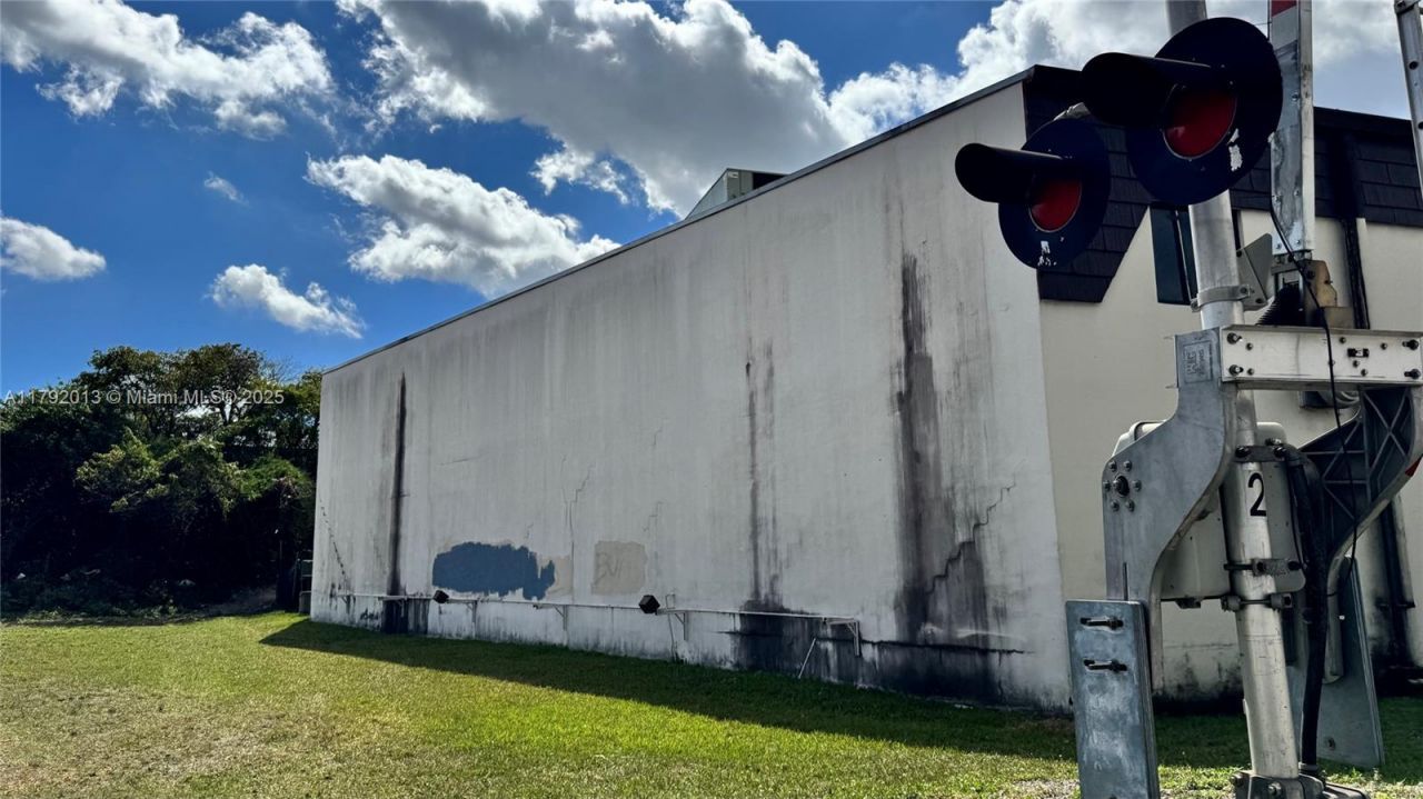 Please Call For Address, Medley, FL 33166 Photo