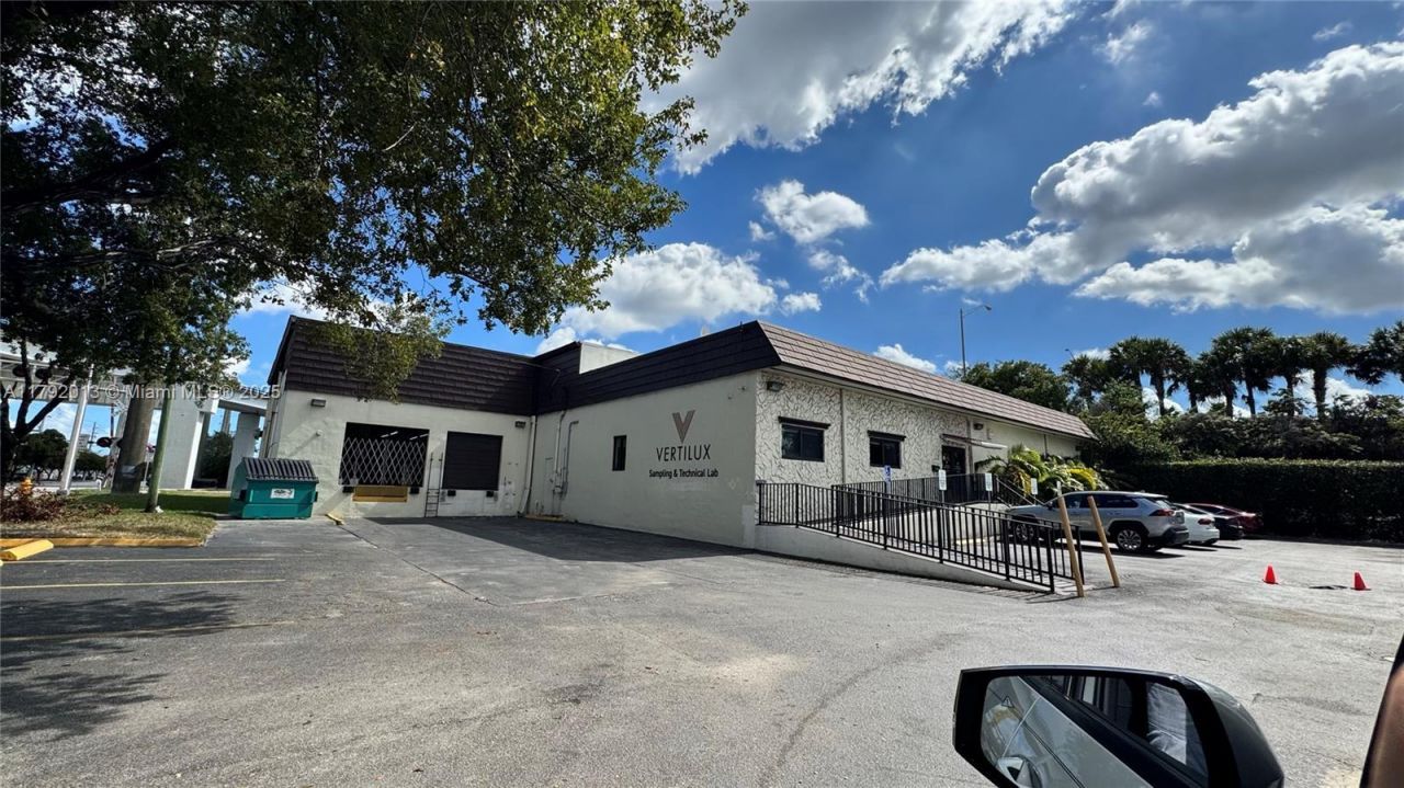 Please Call For Address, Medley, FL 33166 Photo