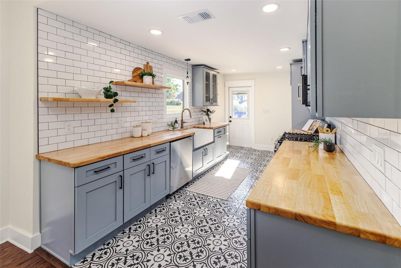 737 Johnson Avenue, Lakeland, FL 33801 Photo