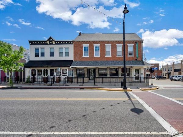 127 N Main Street, Columbia, IL 62236