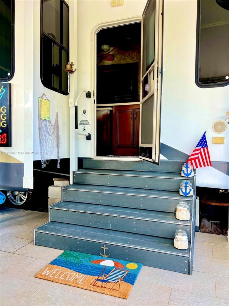 325 Calusa Street Lot 245, Key Largo, FL 33037 Photo