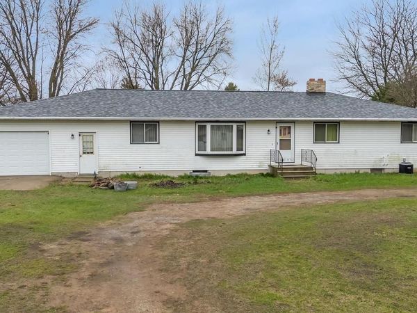 9266 TOWN LINE ROAD, Larsen, WI 54947