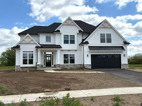 158 Barton Creek Drive, Perrysburg, OH 43551