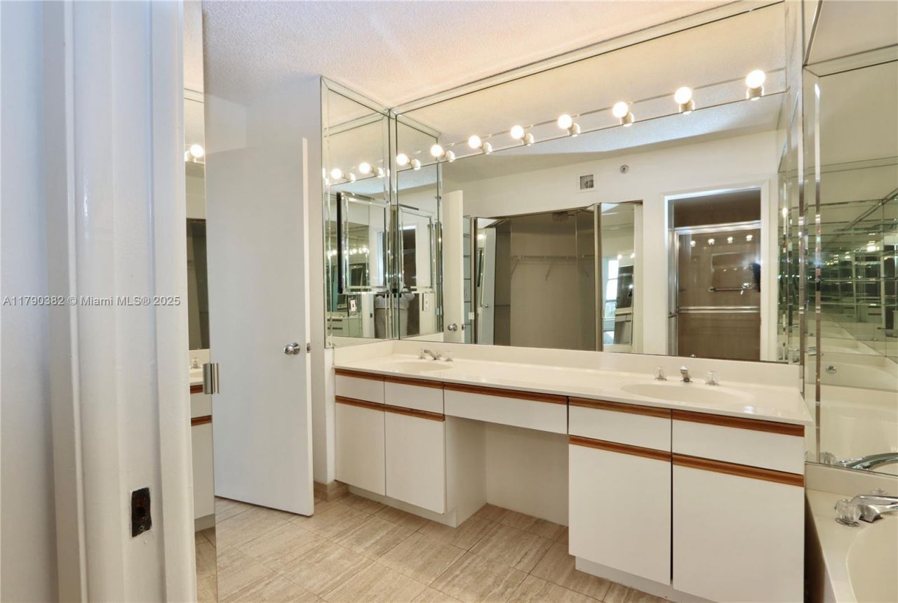 19195 NE 36th Ct, Unit 608, Aventura, FL 33180 Photo