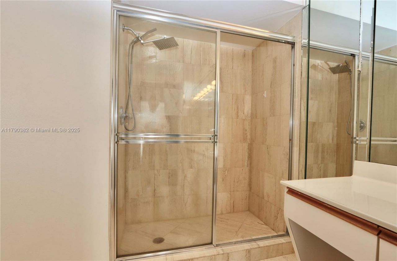 19195 NE 36th Ct, Unit 608, Aventura, FL 33180 Photo