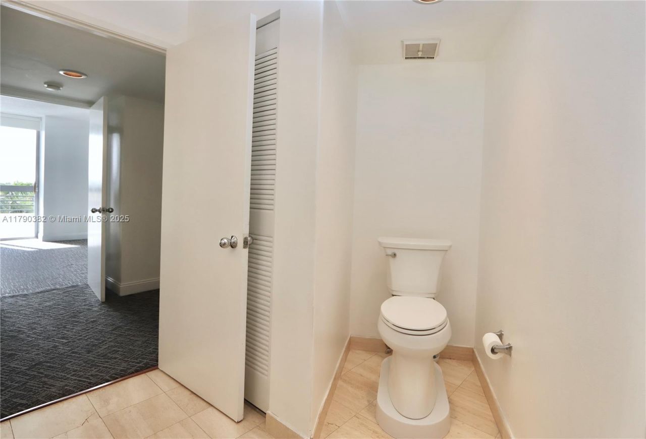 19195 NE 36th Ct, Unit 608, Aventura, FL 33180 Photo