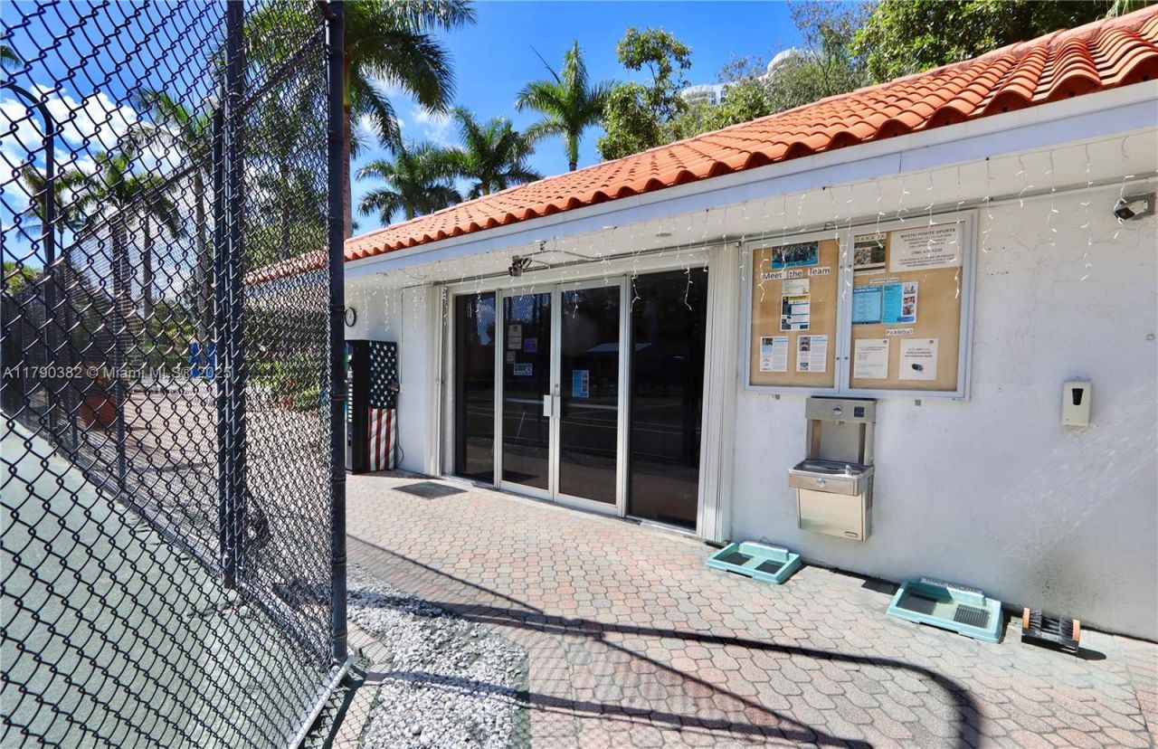 19195 NE 36th Ct, Unit 608, Aventura, FL 33180 Photo