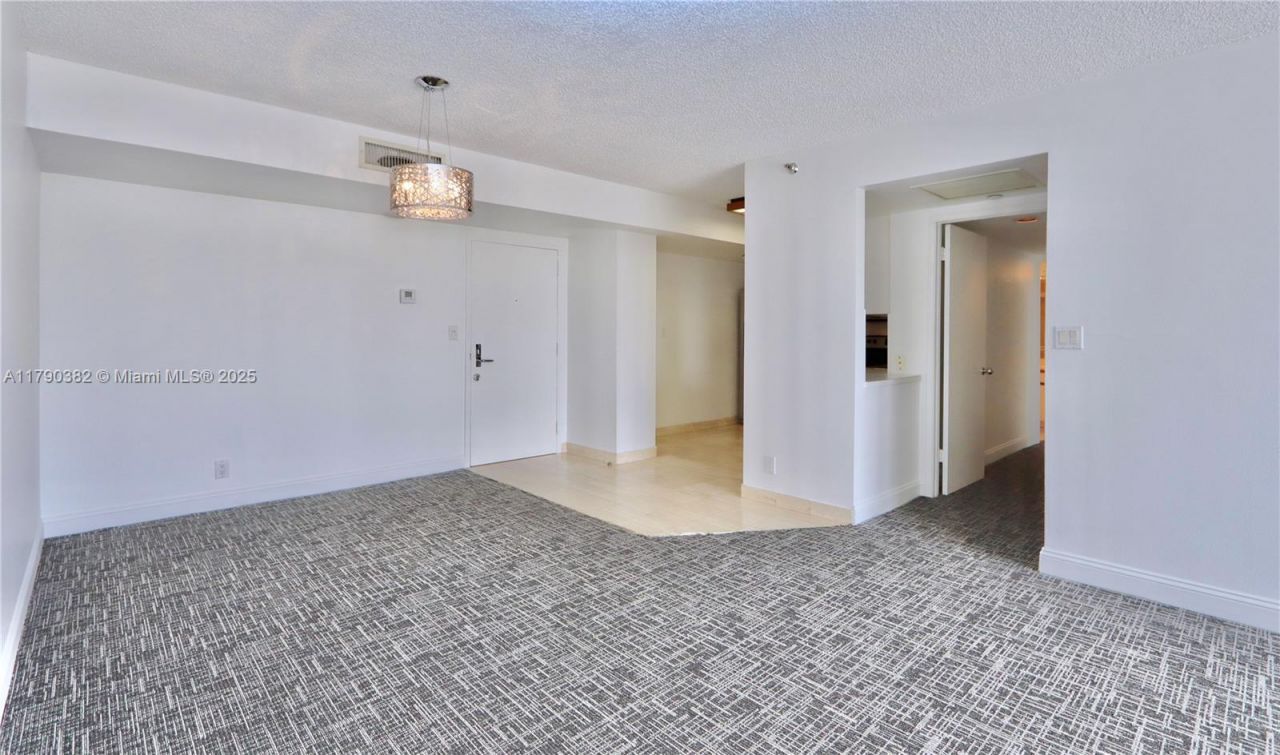 19195 NE 36th Ct, Unit 608, Aventura, FL 33180 Photo