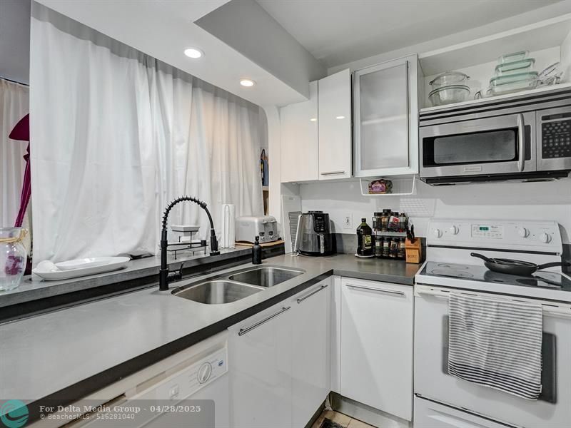555 NE 15th Street, Unit T4(704), Miami, FL 33132 Photo