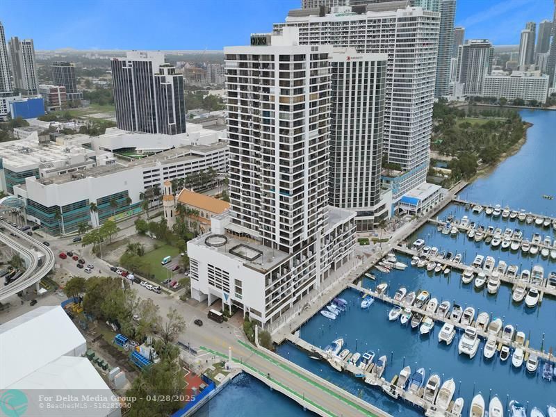 555 NE 15th Street, Unit T4(704), Miami, FL 33132 Photo