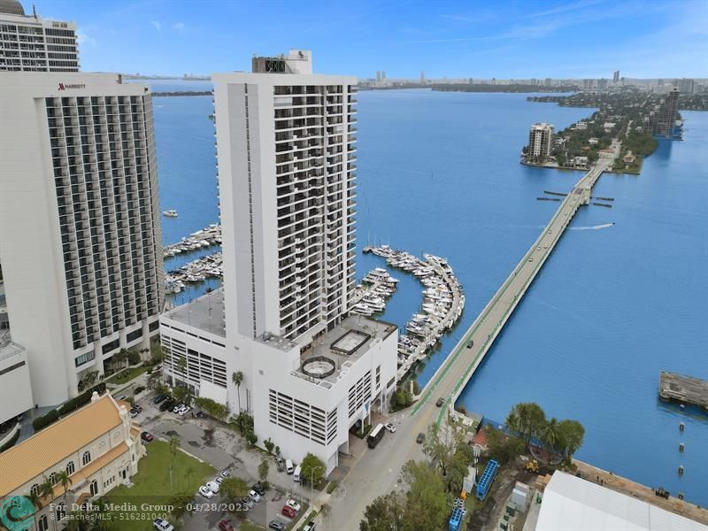 555 NE 15th Street, Unit T4(704), Miami, FL 33132 Photo