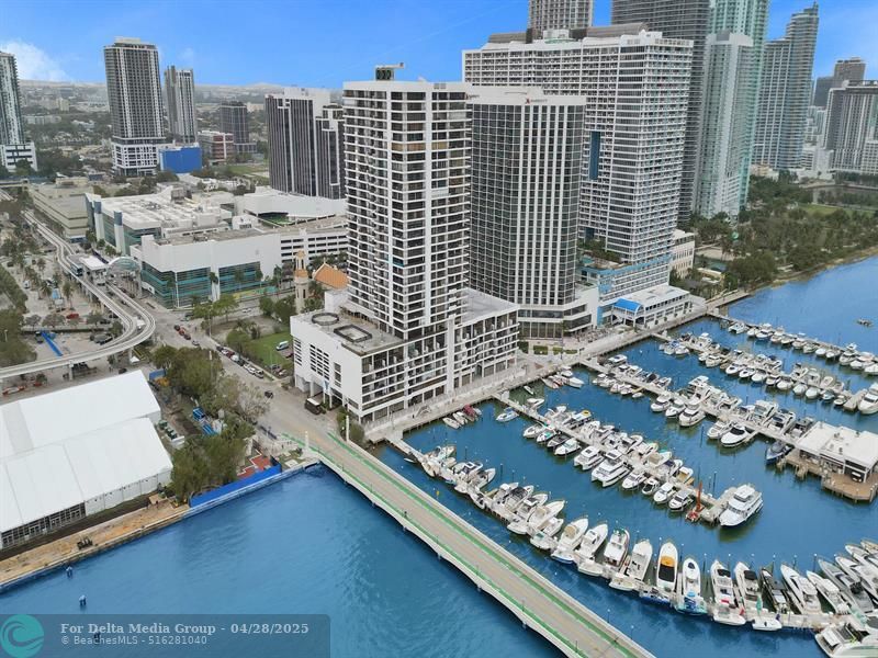 555 NE 15th Street, Unit T4(704), Miami, FL 33132 Photo