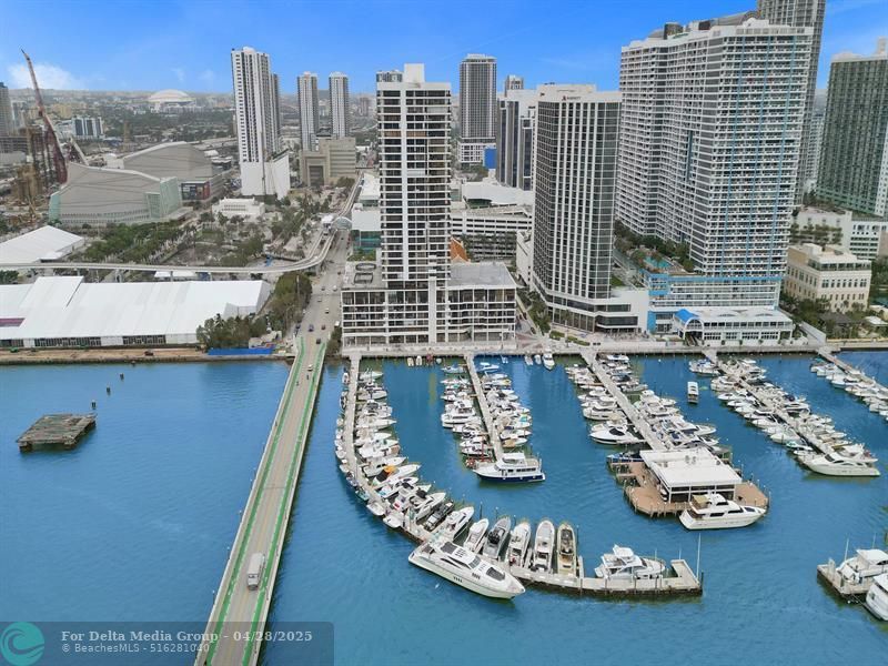 555 NE 15th Street, Unit T4(704), Miami, FL 33132 Photo
