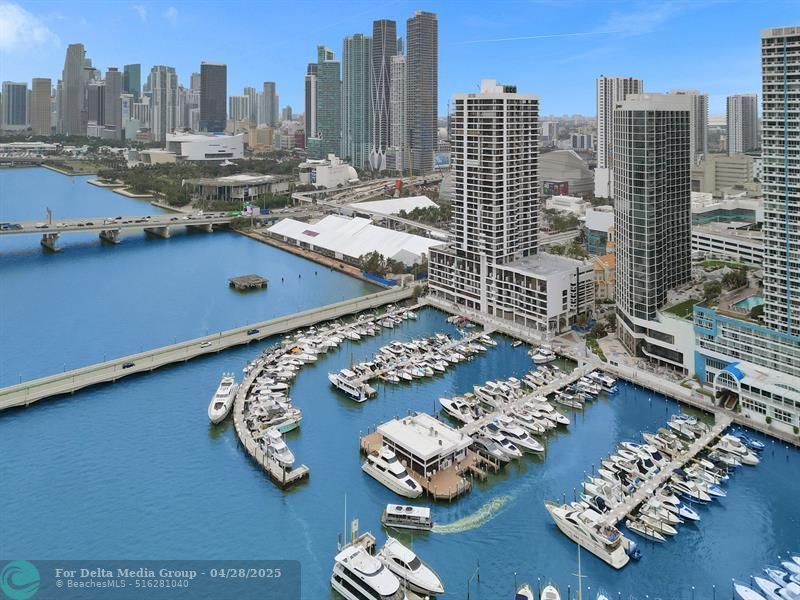 555 NE 15th Street, Unit T4(704), Miami, FL 33132 Photo