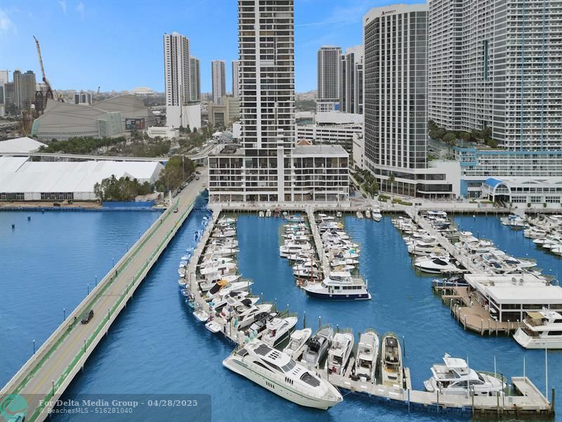 555 NE 15th Street, Unit T4(704), Miami, FL 33132 Photo