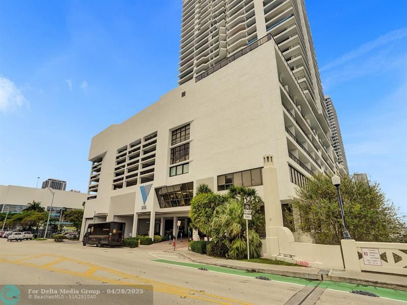 555 NE 15th Street, Unit T4(704), Miami, FL 33132 Photo