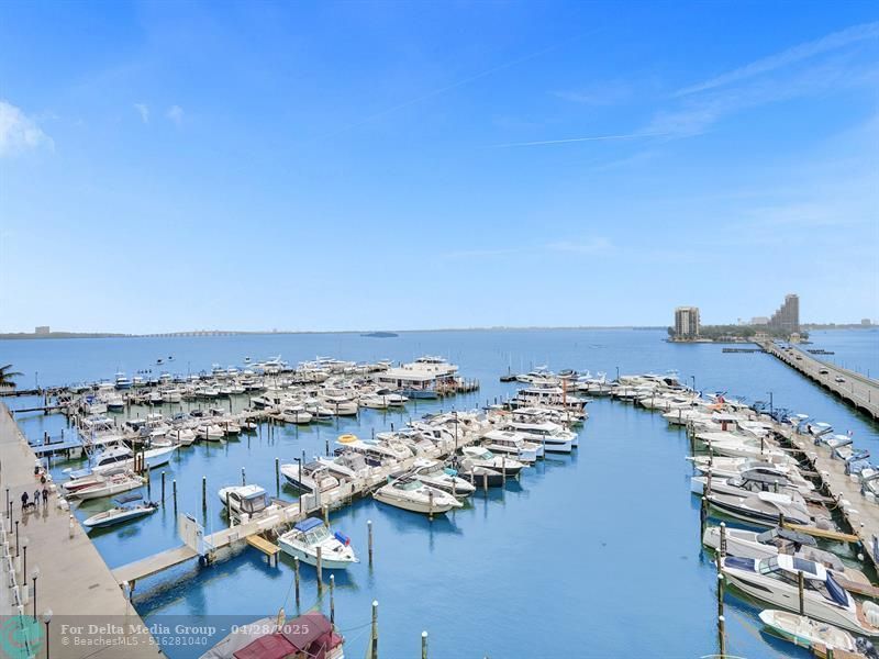 555 NE 15th Street, Unit T4(704), Miami, FL 33132 Photo