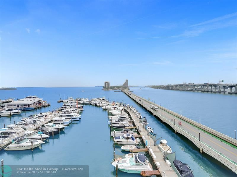 555 NE 15th Street, Unit T4(704), Miami, FL 33132 Photo