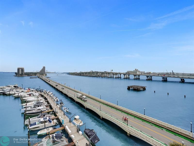 555 NE 15th Street, Unit T4(704), Miami, FL 33132 Photo