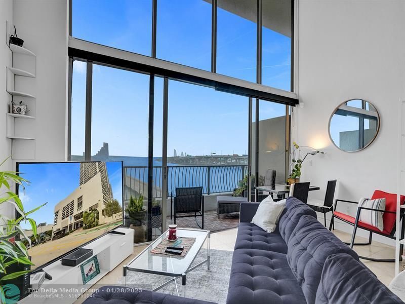 555 NE 15th Street, Unit T4(704), Miami, FL 33132 Photo