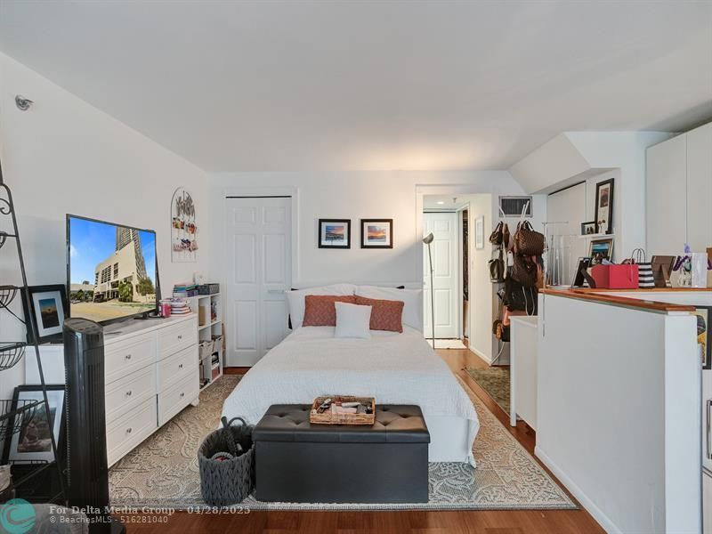 555 NE 15th Street, Unit T4(704), Miami, FL 33132 Photo