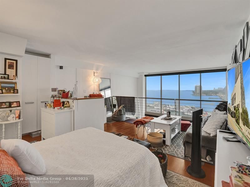 555 NE 15th Street, Unit T4(704), Miami, FL 33132 Photo