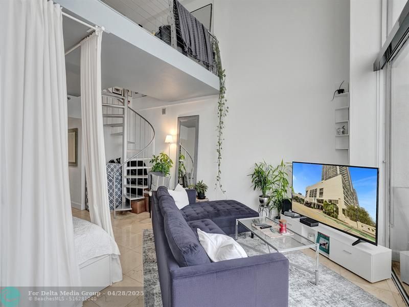 555 NE 15th Street, Unit T4(704), Miami, FL 33132 Photo