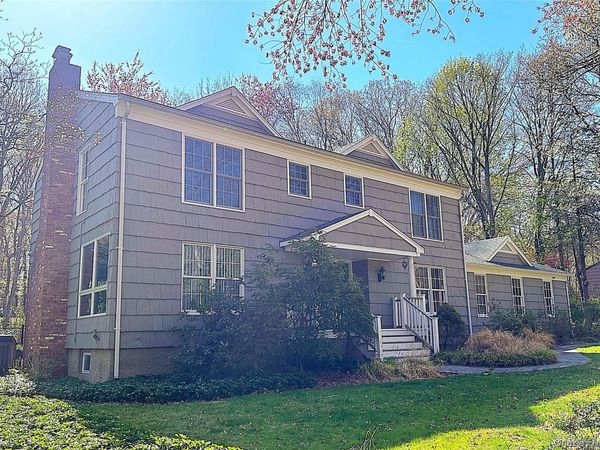 39 Cliff Road, Port Jefferson, NY 11777