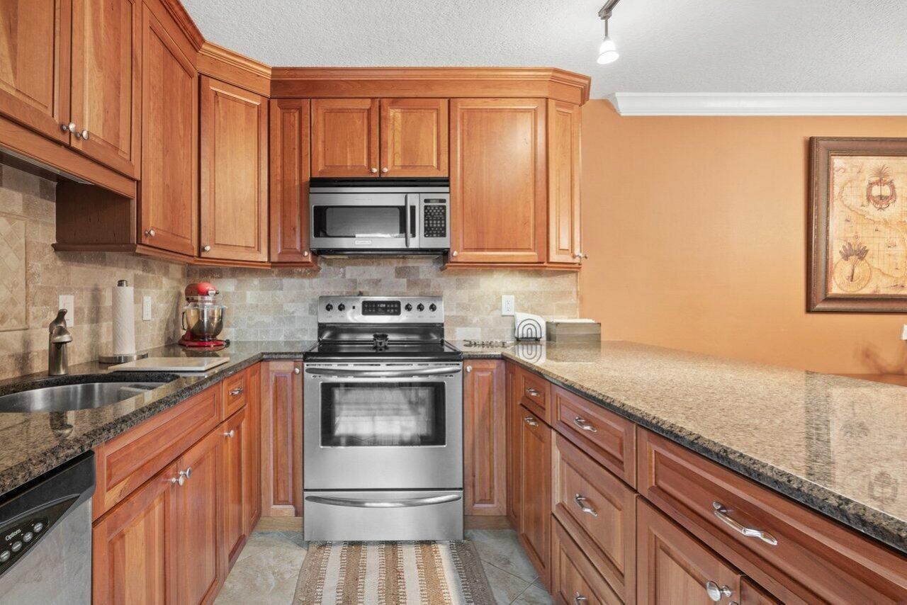 825 Center Street, Unit 13b, Jupiter, FL 33458 Photo