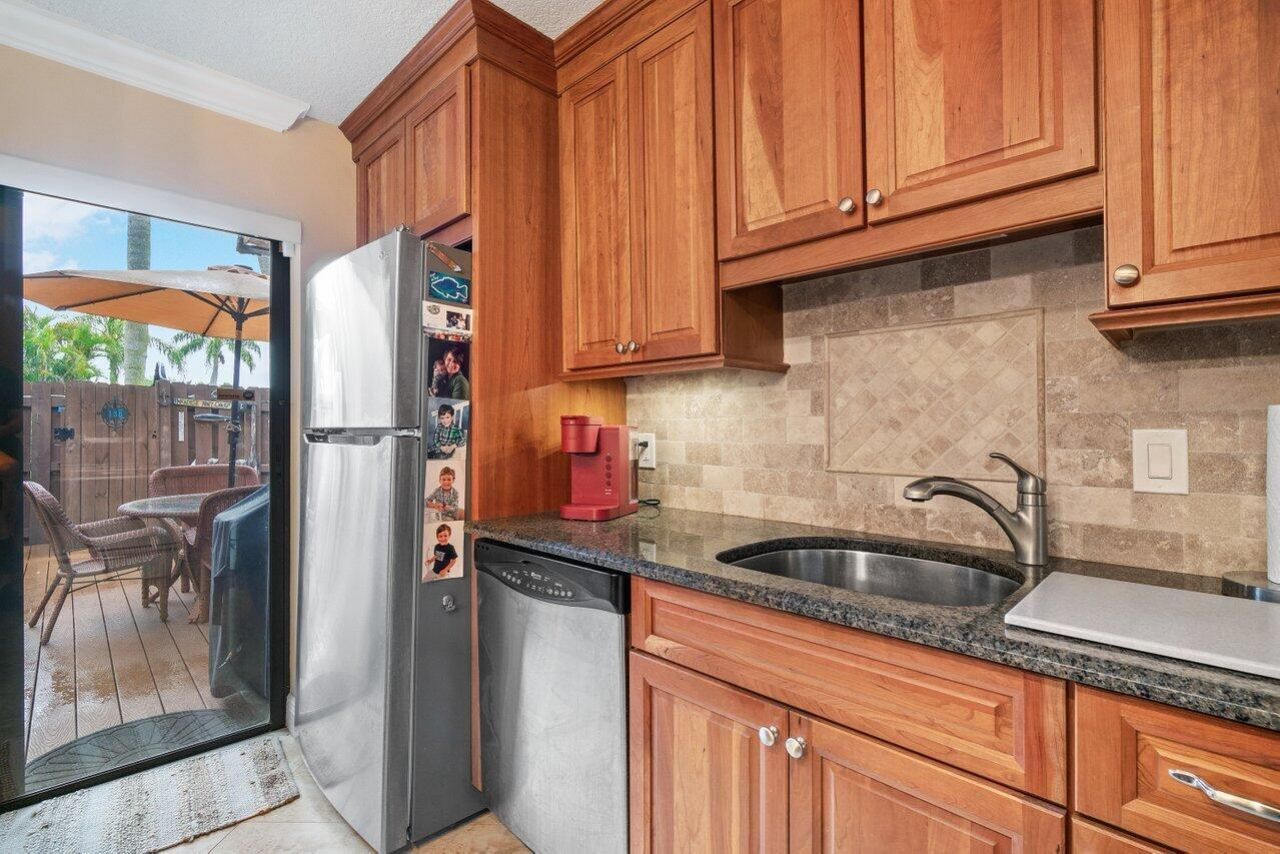 825 Center Street, Unit 13b, Jupiter, FL 33458 Photo