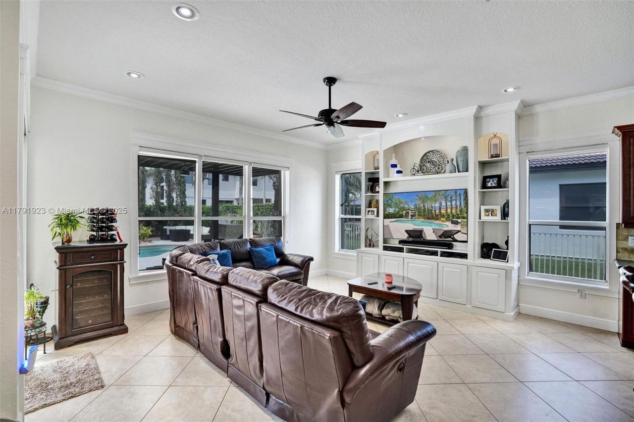 19323 SW 55th St, Miramar, FL 33029 Photo