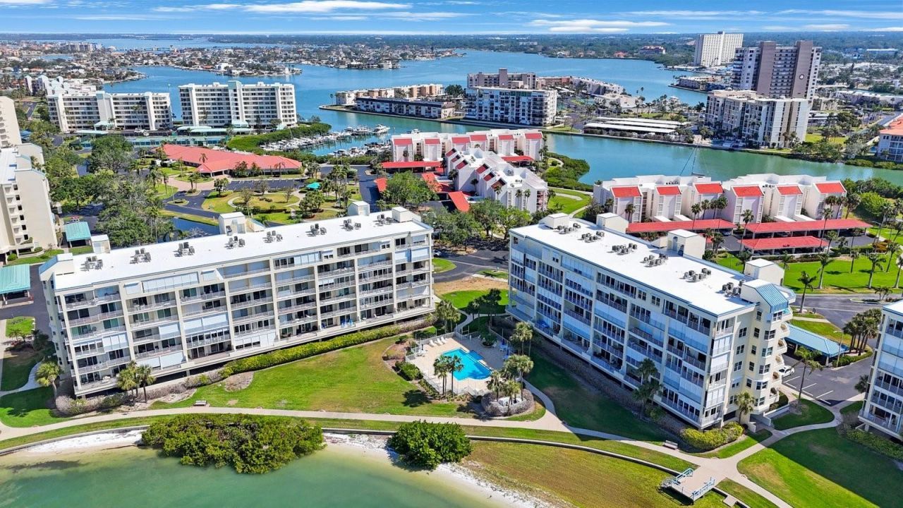 7872 Sailboat Key Boulevard S, Unit 602, South Pasadena, FL 33707 Photo