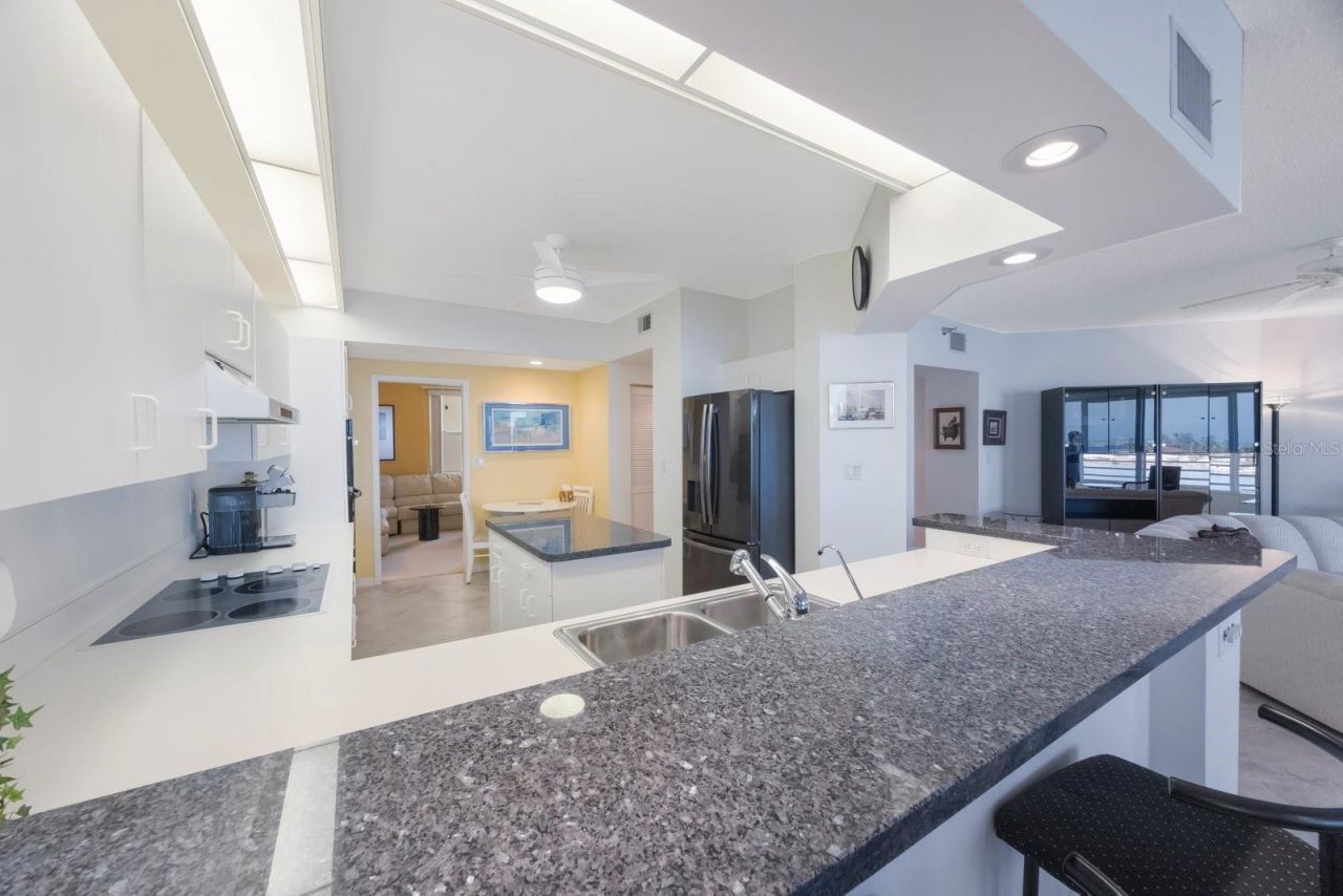 7872 Sailboat Key Boulevard S, Unit 602, South Pasadena, FL 33707 Photo