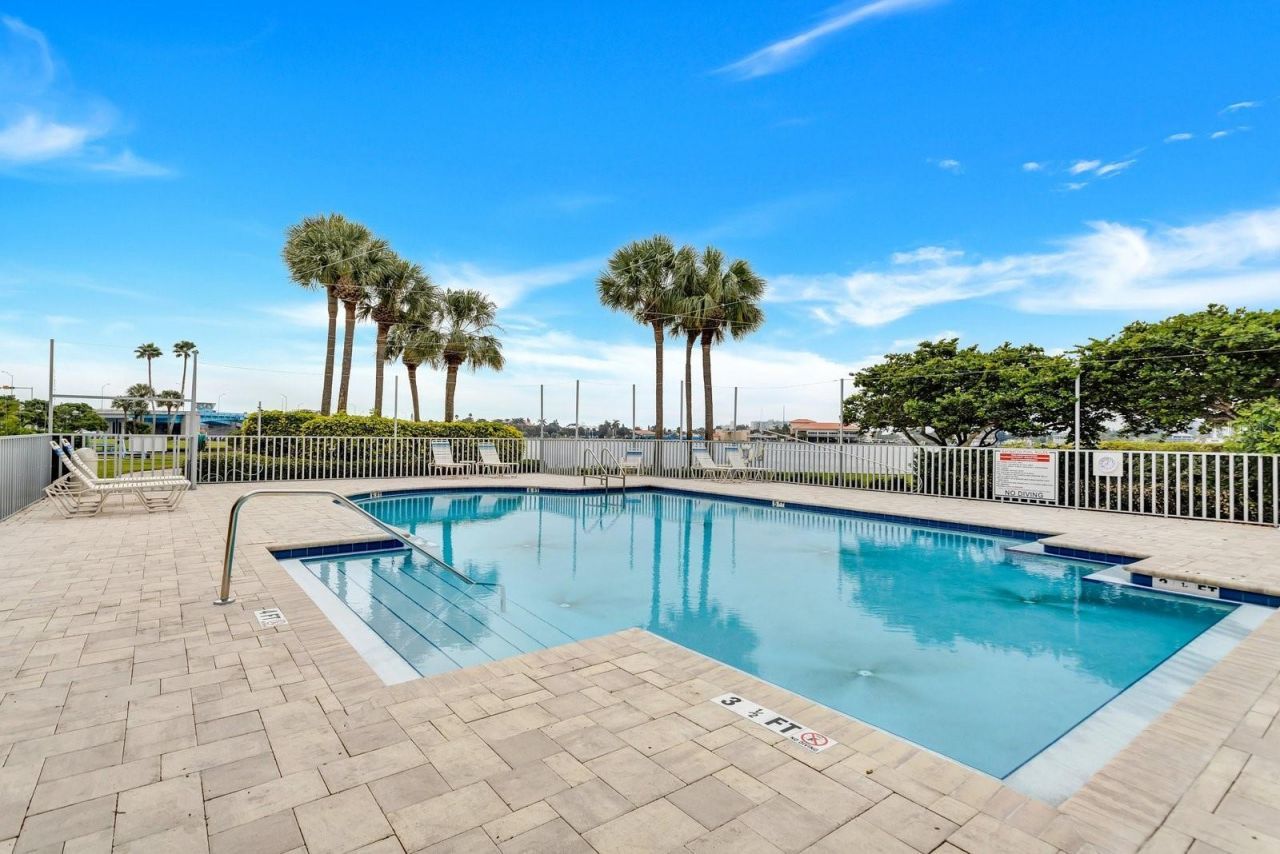 7872 Sailboat Key Boulevard S, Unit 602, South Pasadena, FL 33707 Photo