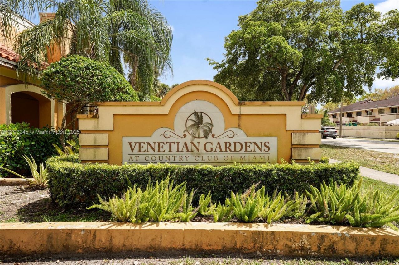 17911 NW 68th Ave, Unit P208, Hialeah, FL 33015 Main Photo